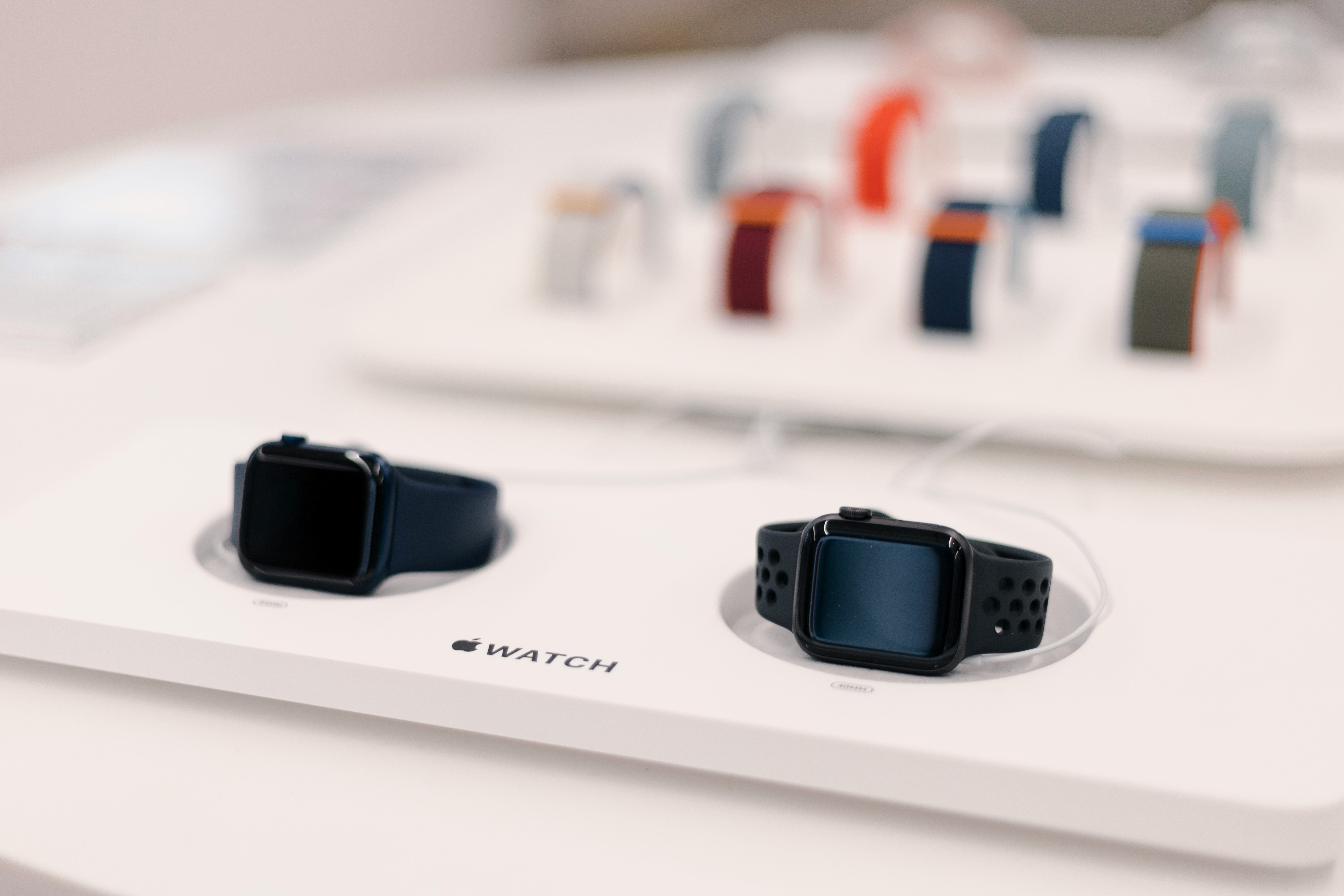 Apple Watch Series vs SE: Which Should You Buy?